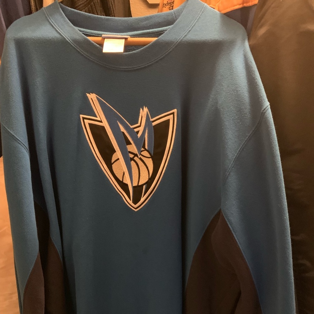 Dallas Mavericks sweat top